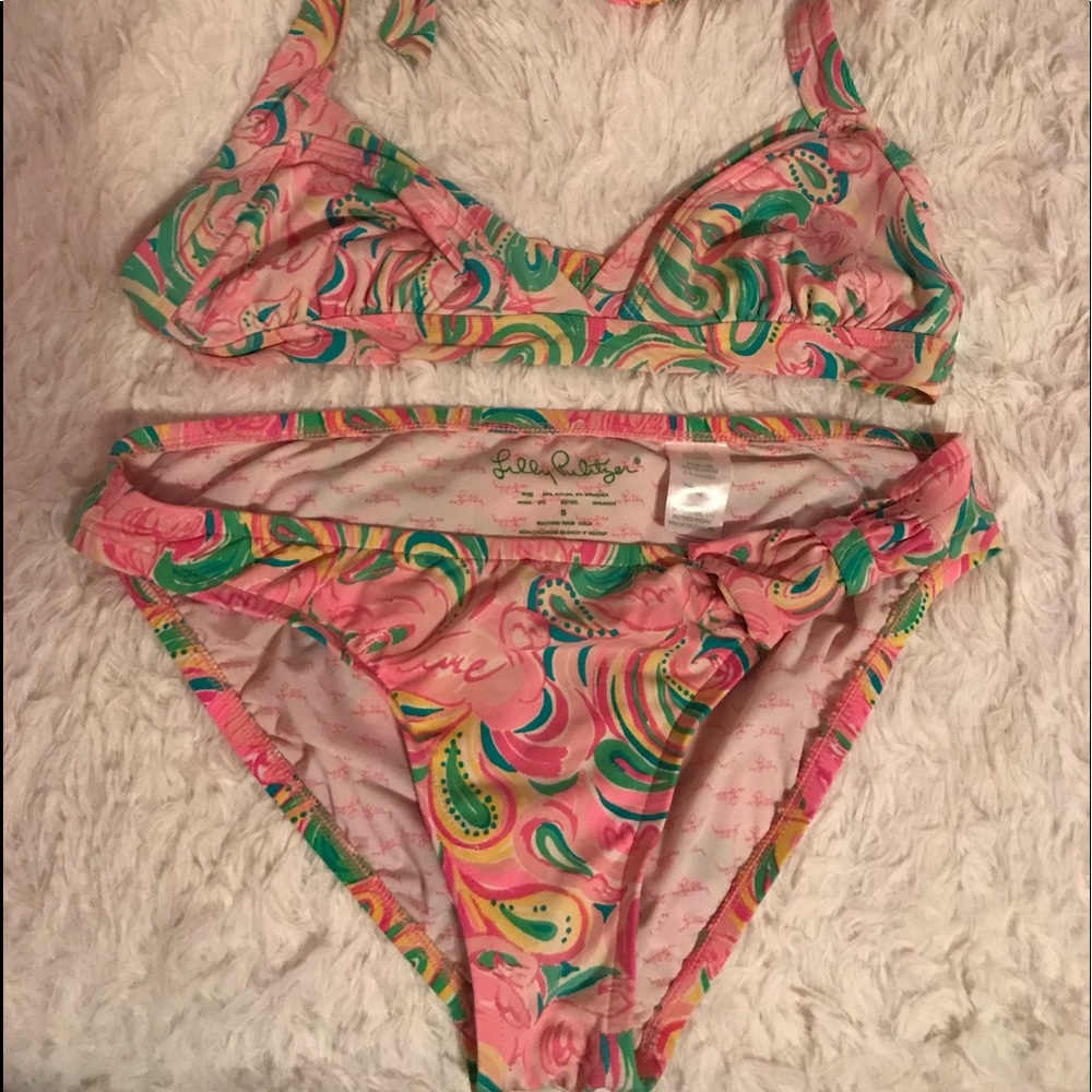 Lilly Pulitzer swimsuit, size small. No padding!